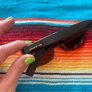 kenneth cole | tortoise shell rectangle sunglasses